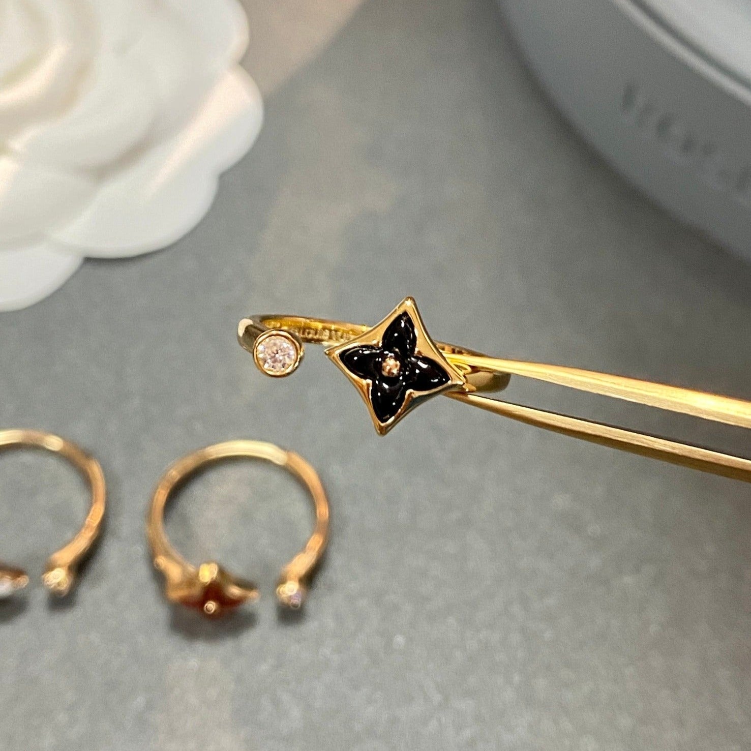 LOUIS VUITTON STAR 1 DIAMOND OPEN RING