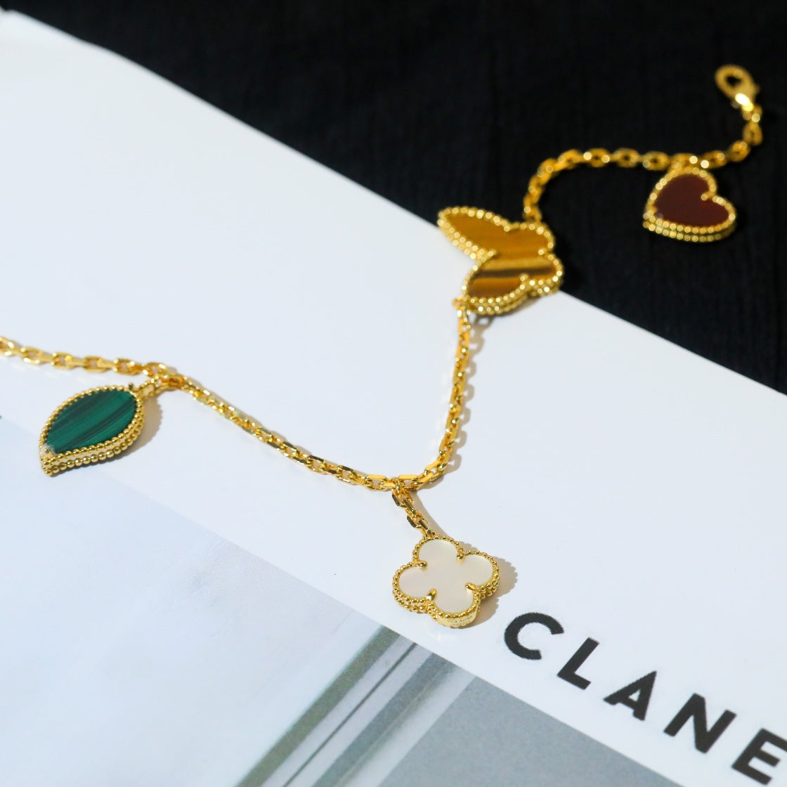 VCA LUCKY SPRING 5 MOTIF GOLD BRACELET