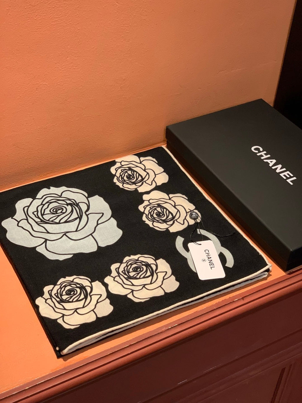 CHANEL 25S SCARF 140 CM IN CASHMERE AND SILK 943336