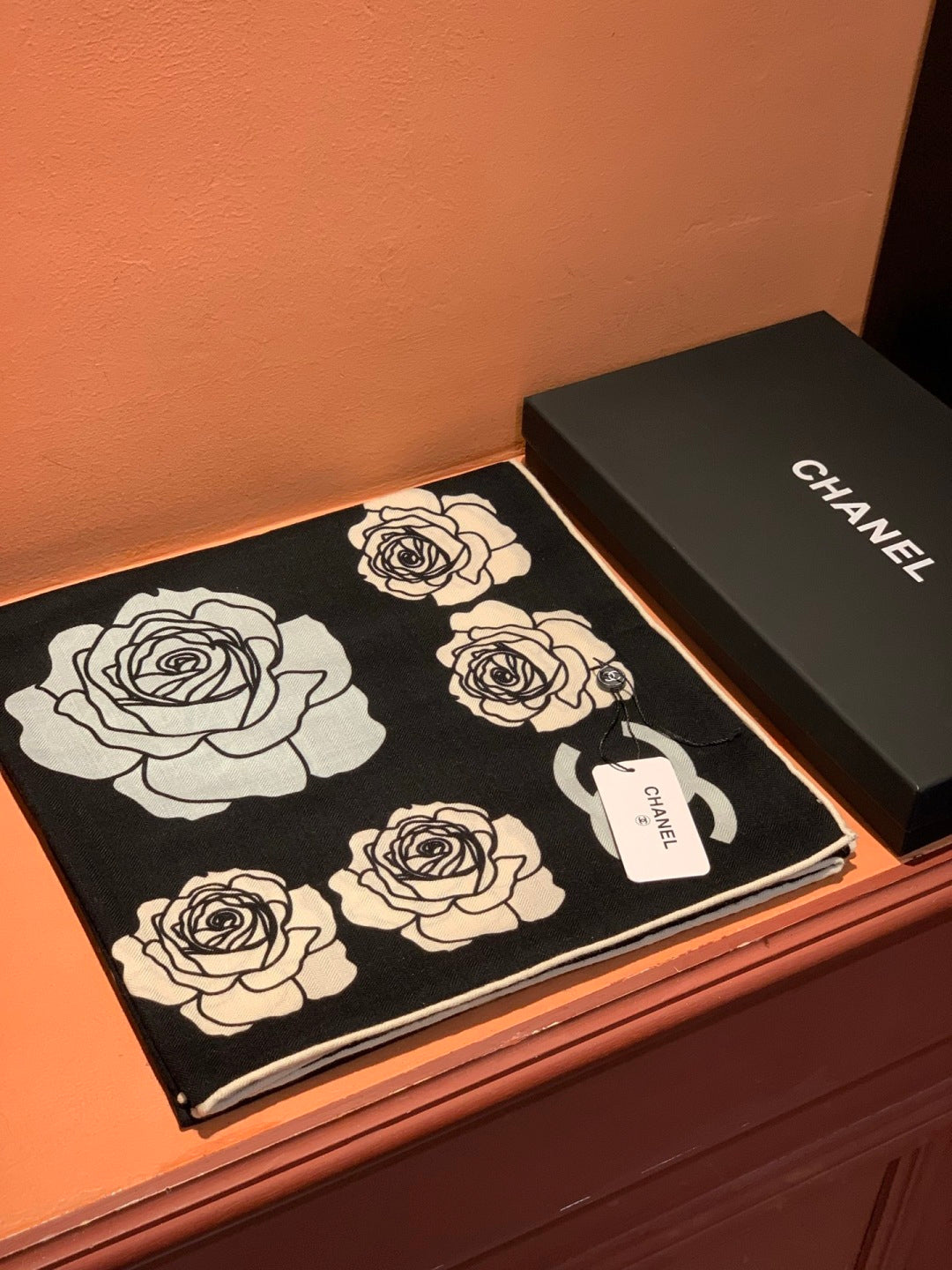 CHANEL 25S SCARF 140 CM IN CASHMERE AND SILK 943336