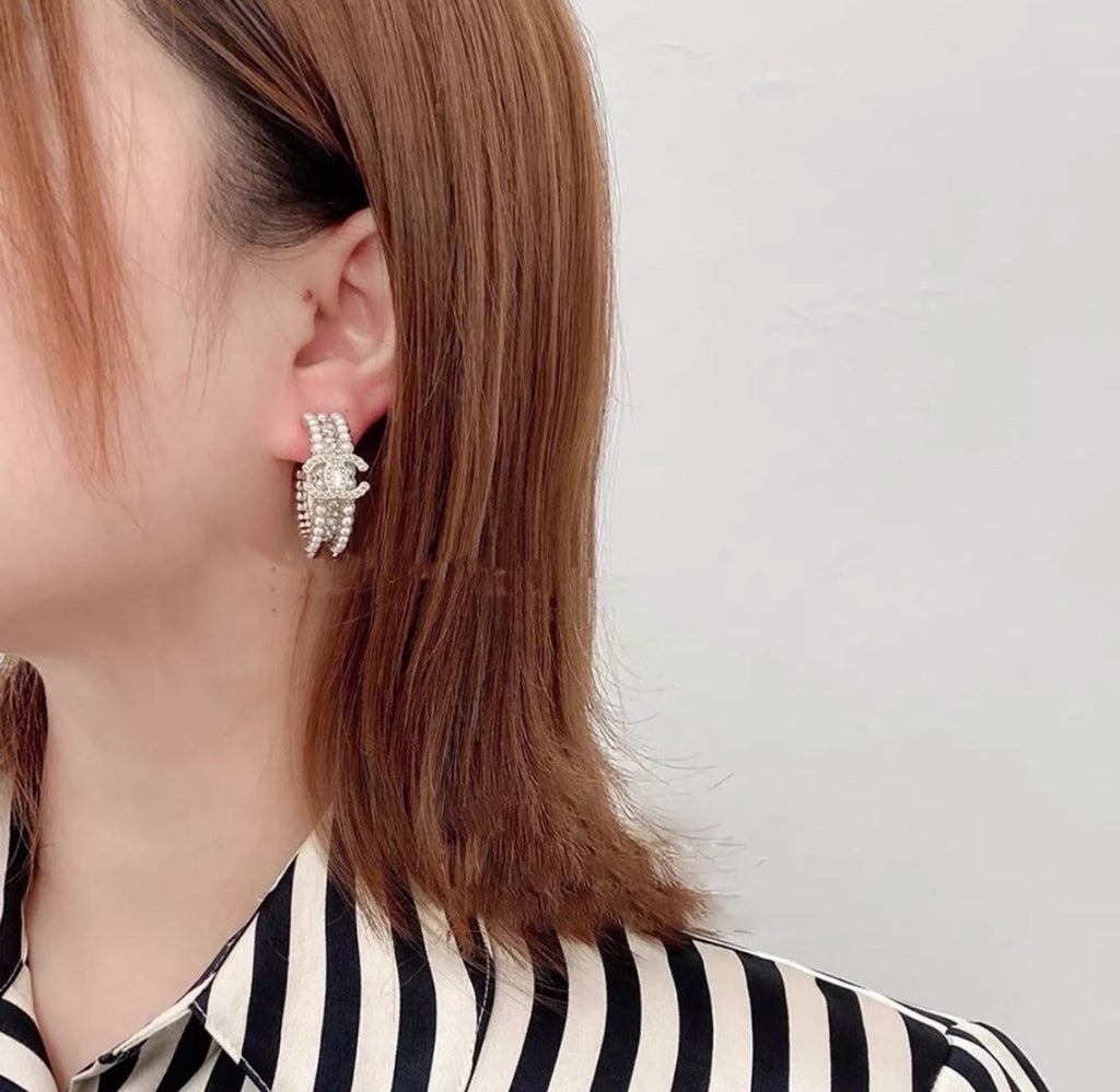 18K  Chanel Pearls Earrings