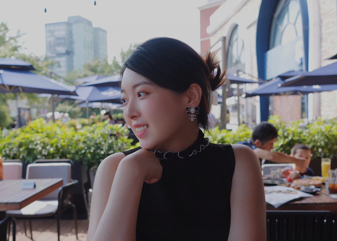 18K  Chanel Bow Tie Crystals Earrings