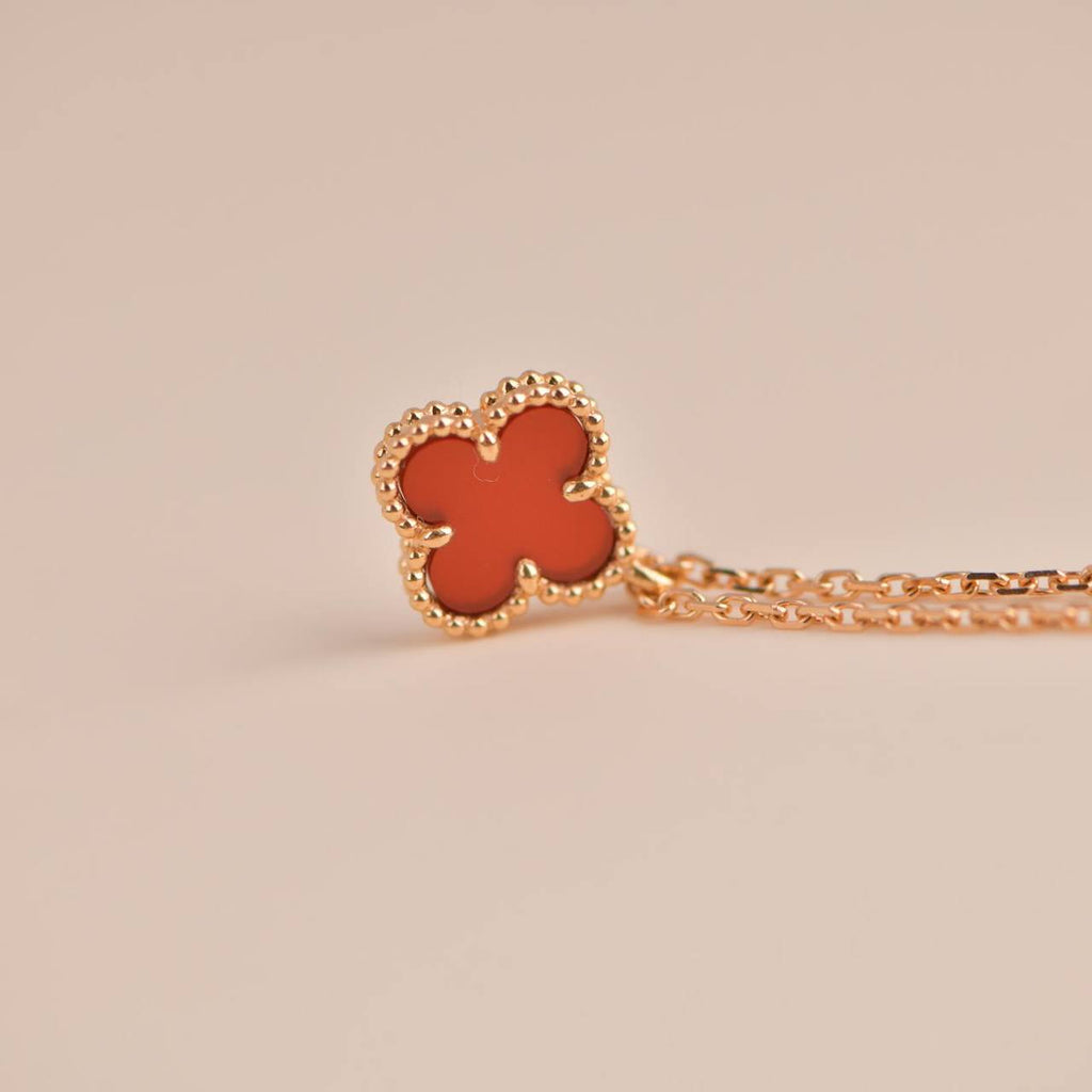 VCA CLOVER MINI 9.5MM WHITE CARNELIANS NECKLACE